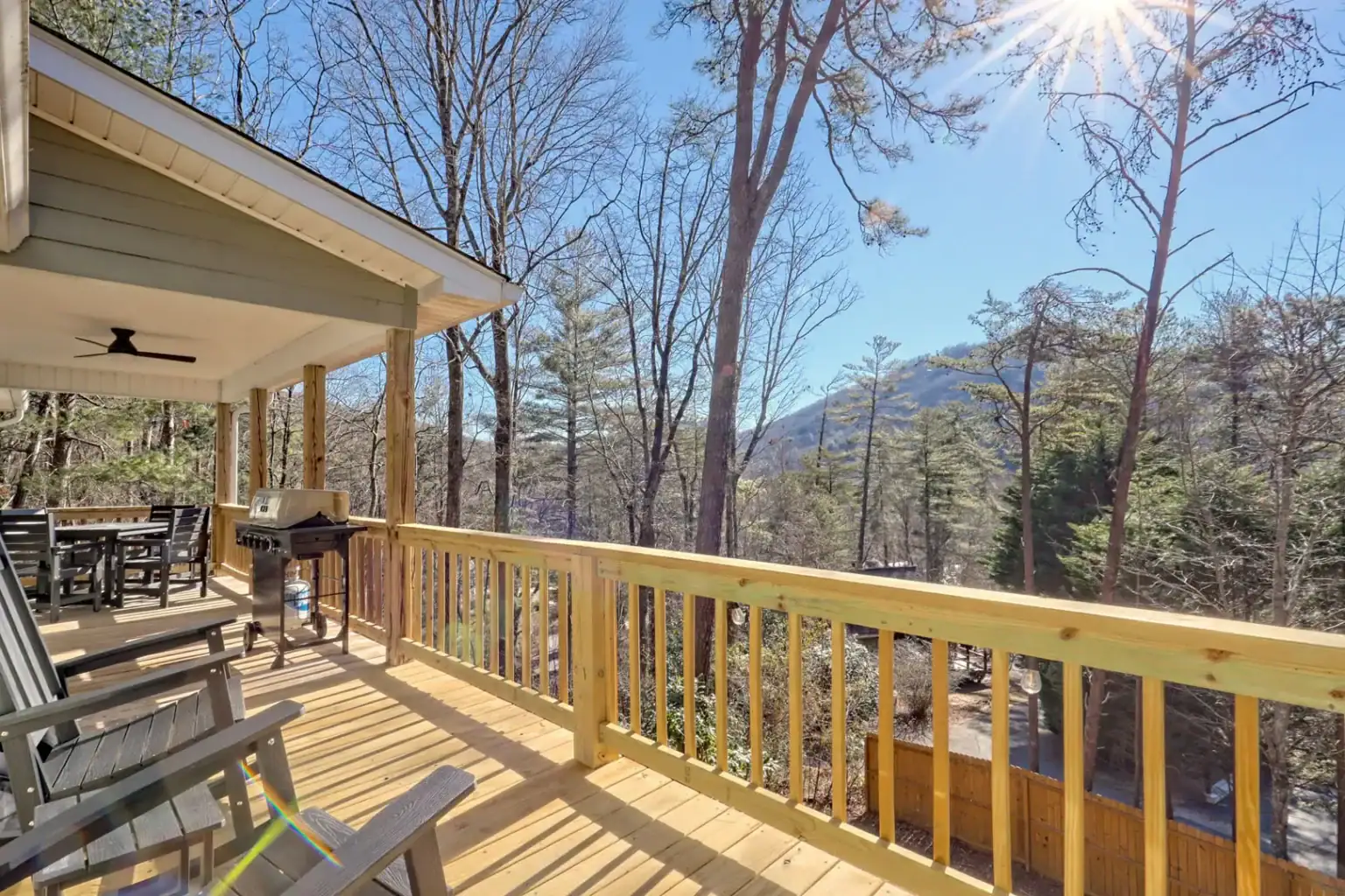 Exterior view of Starlight Ridge mountain cabin rental in Clayton, Georgia